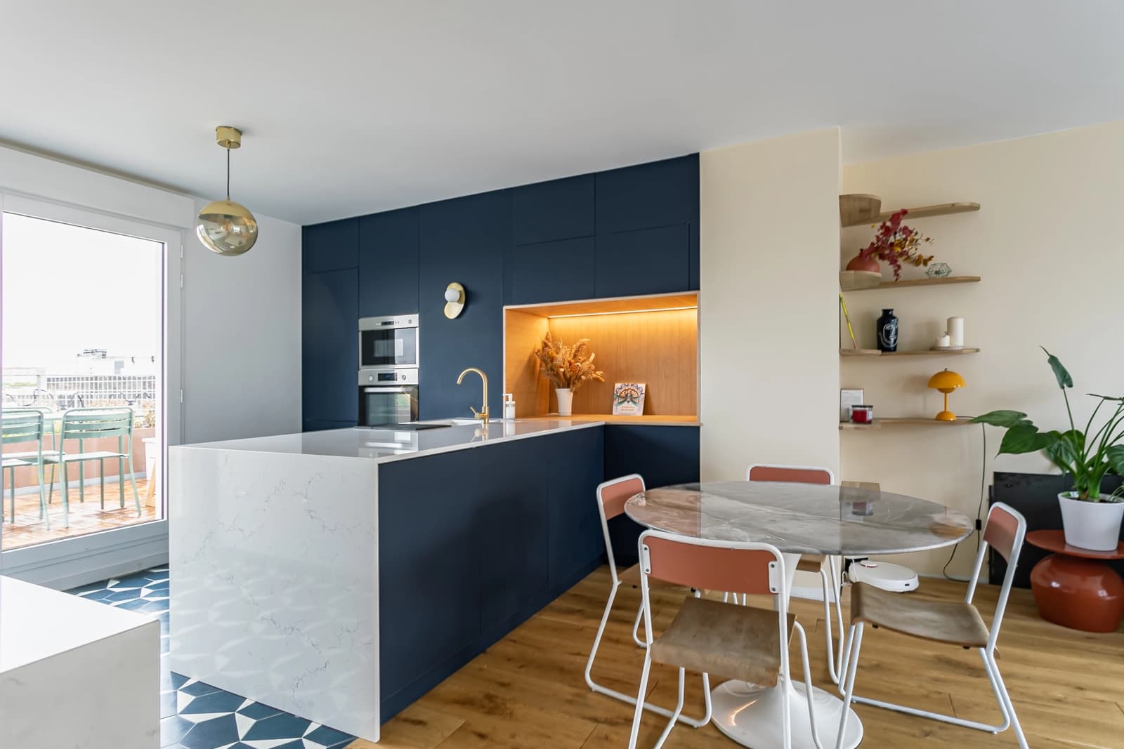 Space Sublime apartment with bright colors and unique clarity - 4