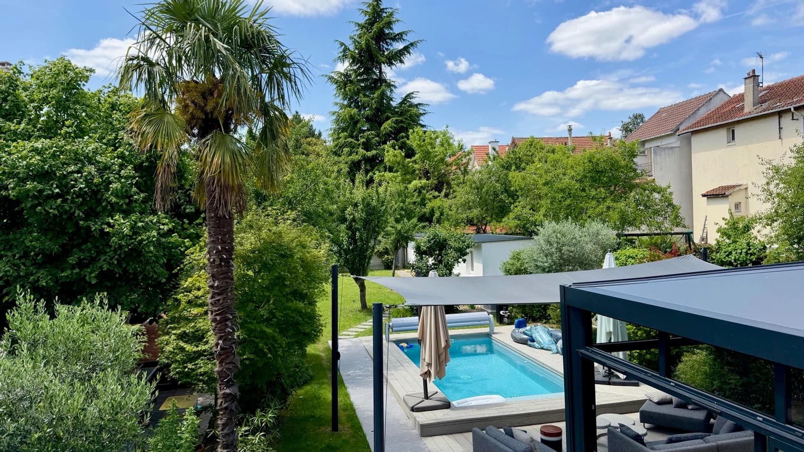 Space Characterful house with garden, pool and veranda 400 m from the RER - 1