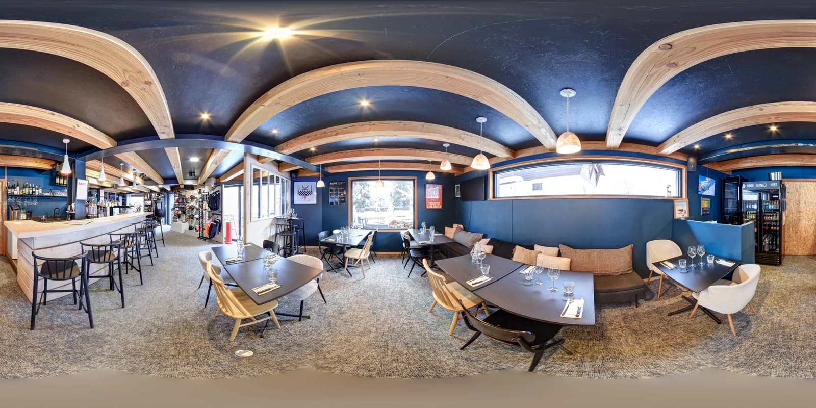 Espace Le Chalet restaurant, bar et magasin de location de ski - 2
