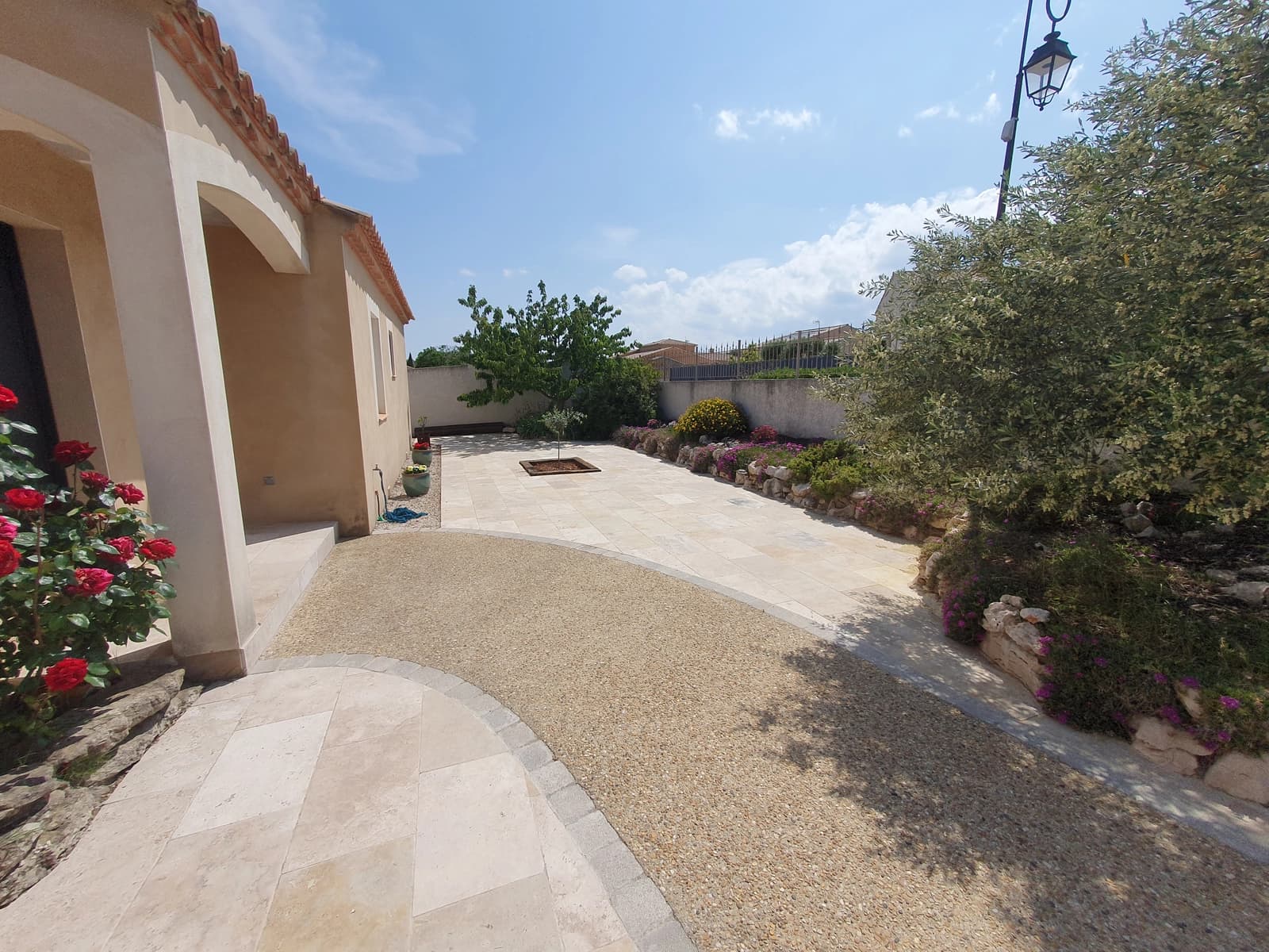 Espace Maison avec piscine et vue dégagée - 4