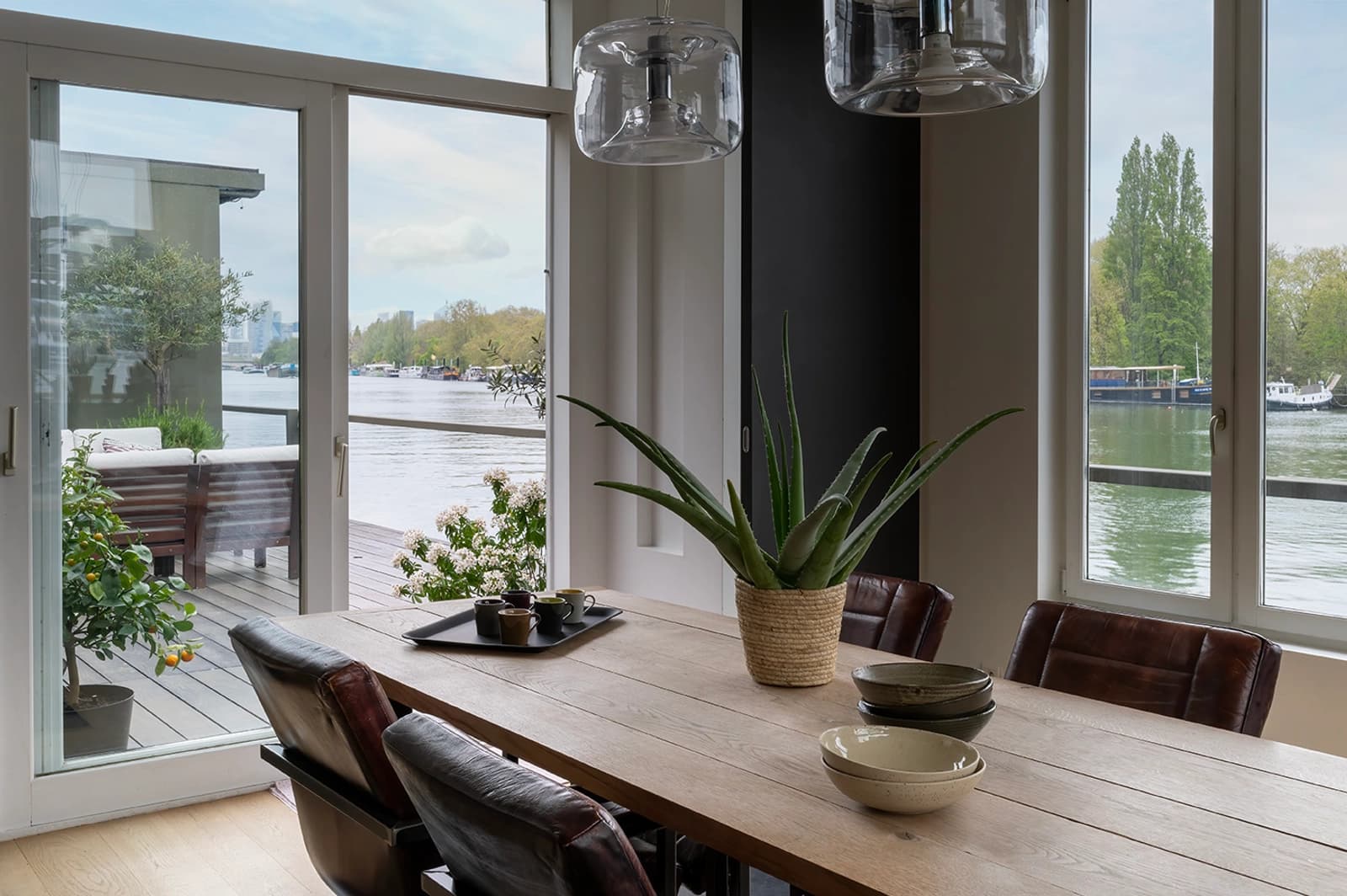 Espace Barge sur la Seine avec vues emblématiques - 3