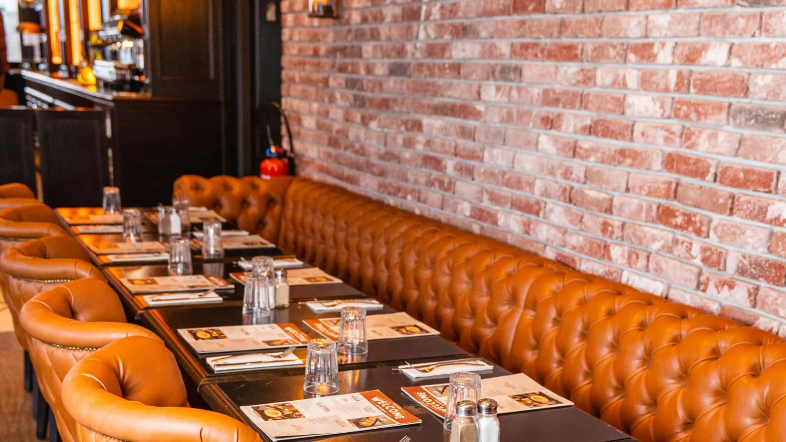 Space A warm and emblematic establishment in the heart of the docks - 1
