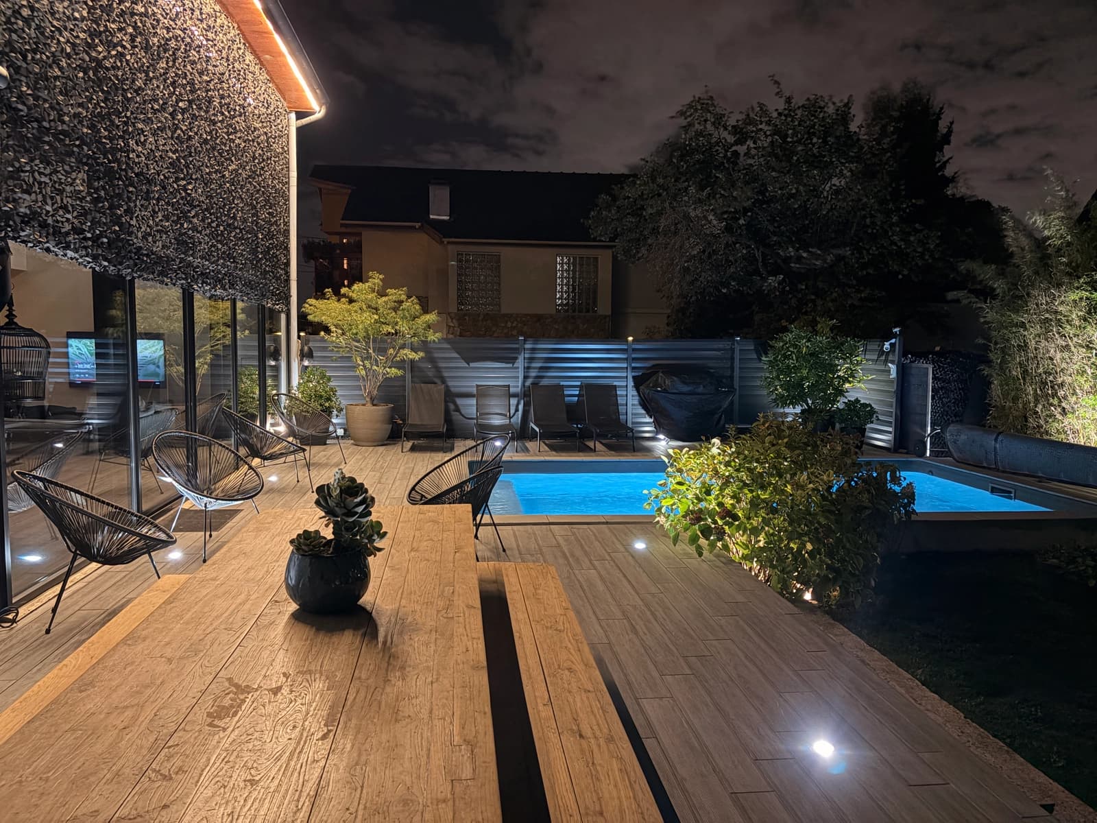 Space An exceptional contemporary house with a pool – Volumes, light and garden - 1