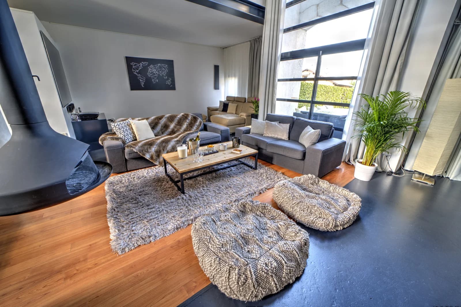 Living room in Large, bright, modern spaces - 1