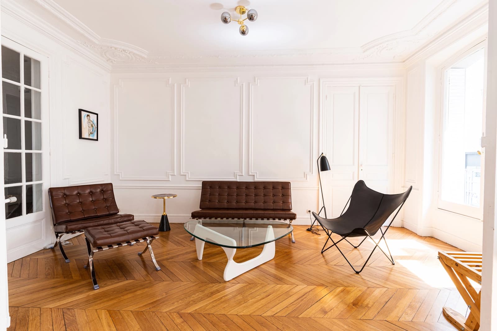 Living room in Uncluttered Haussmann apartment - 1