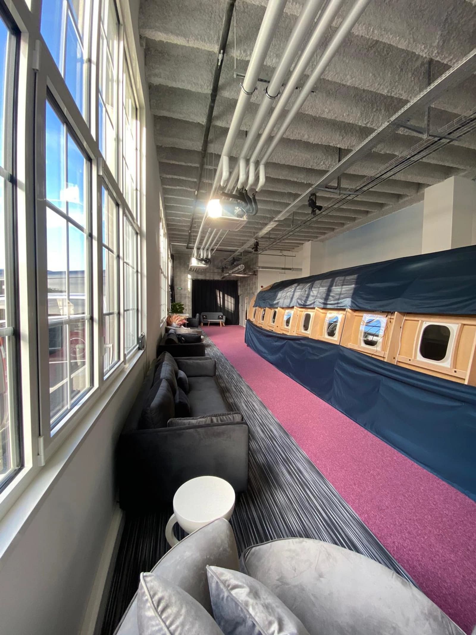 Space Interior of Jet Privé - 4