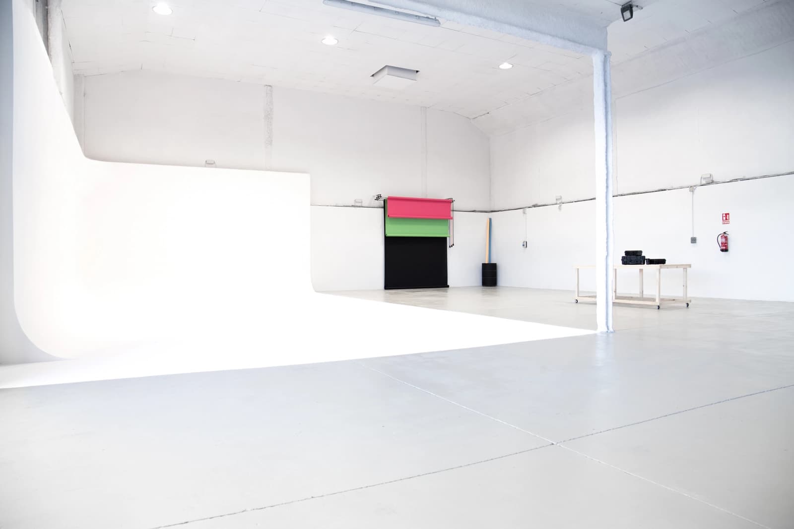 Espace Plateau - Studio de photographie et de vidéo avec cyclorama - 0
