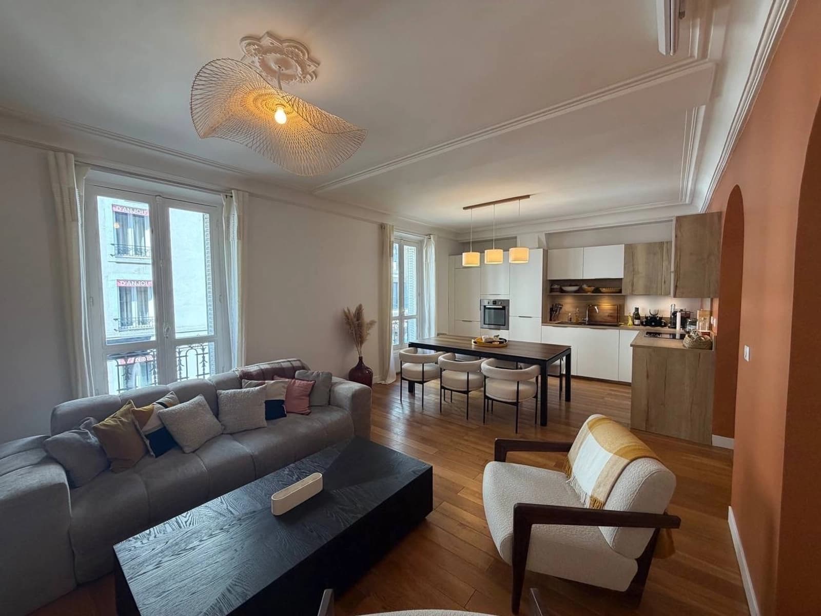 Space Spacious and bright apartment in the heart of Levallois - 2