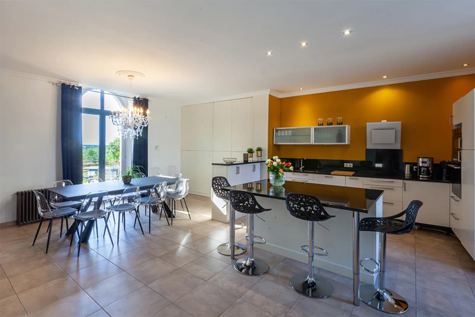 Space The chic and charm of an exceptional residence - 2