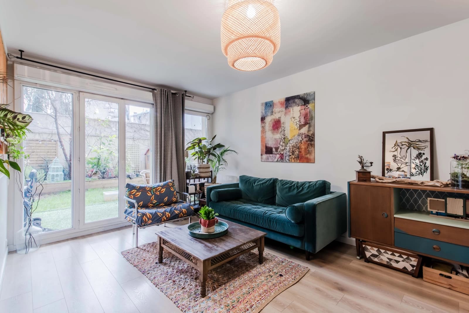 Appartement coloré avec grand jardin