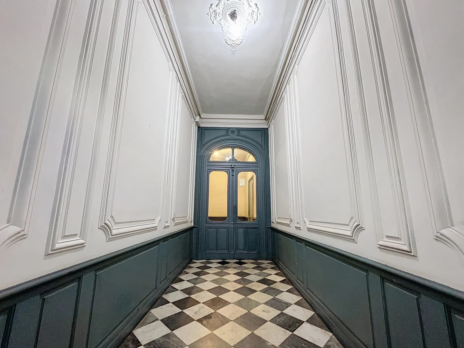 Espace Magnifique appartement style haussmanien restauré, vide, dans ancien hôtel particulier  - 5