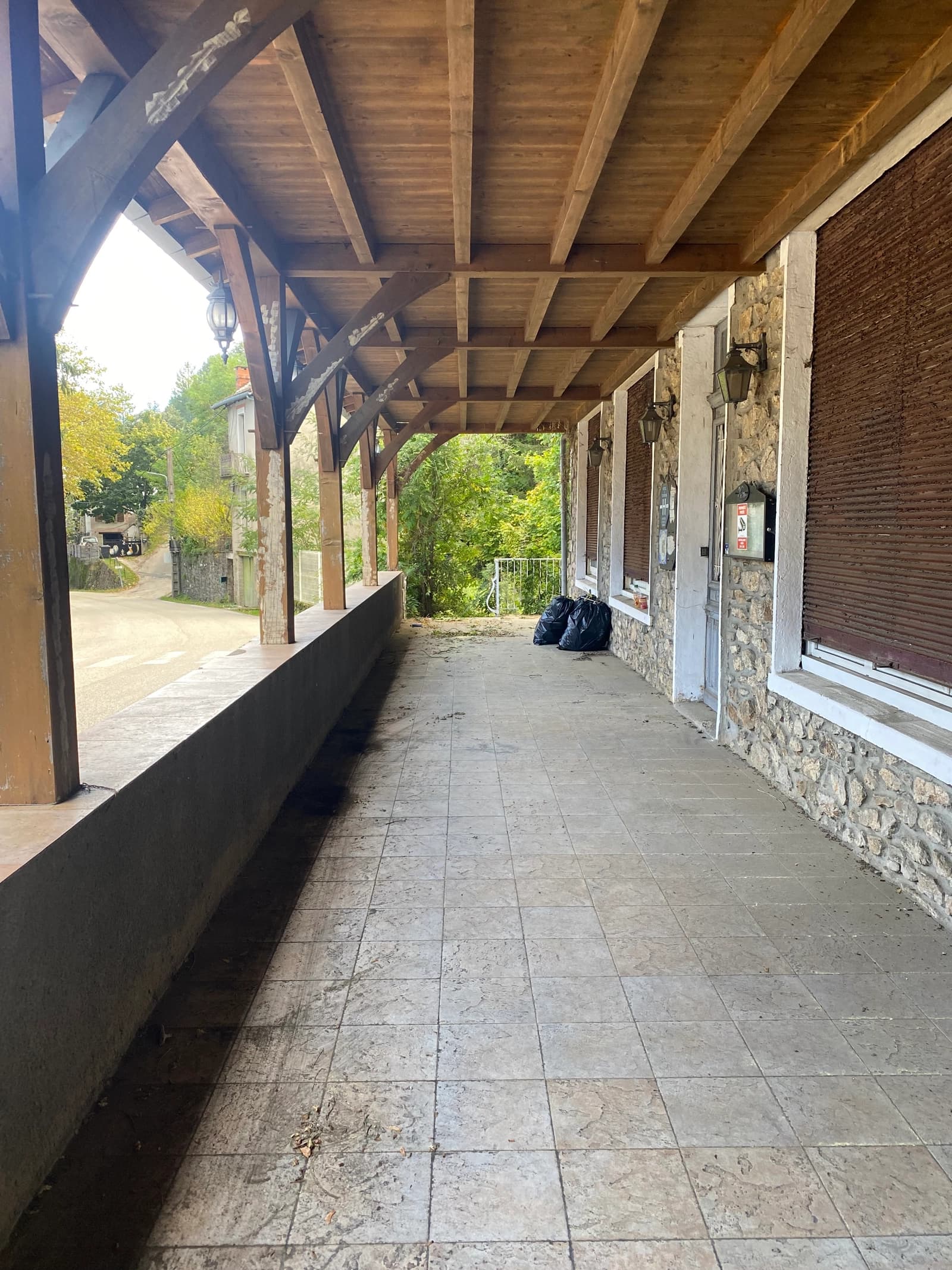 Space Mas des Cévennes under renovation, old stone hotel - 1