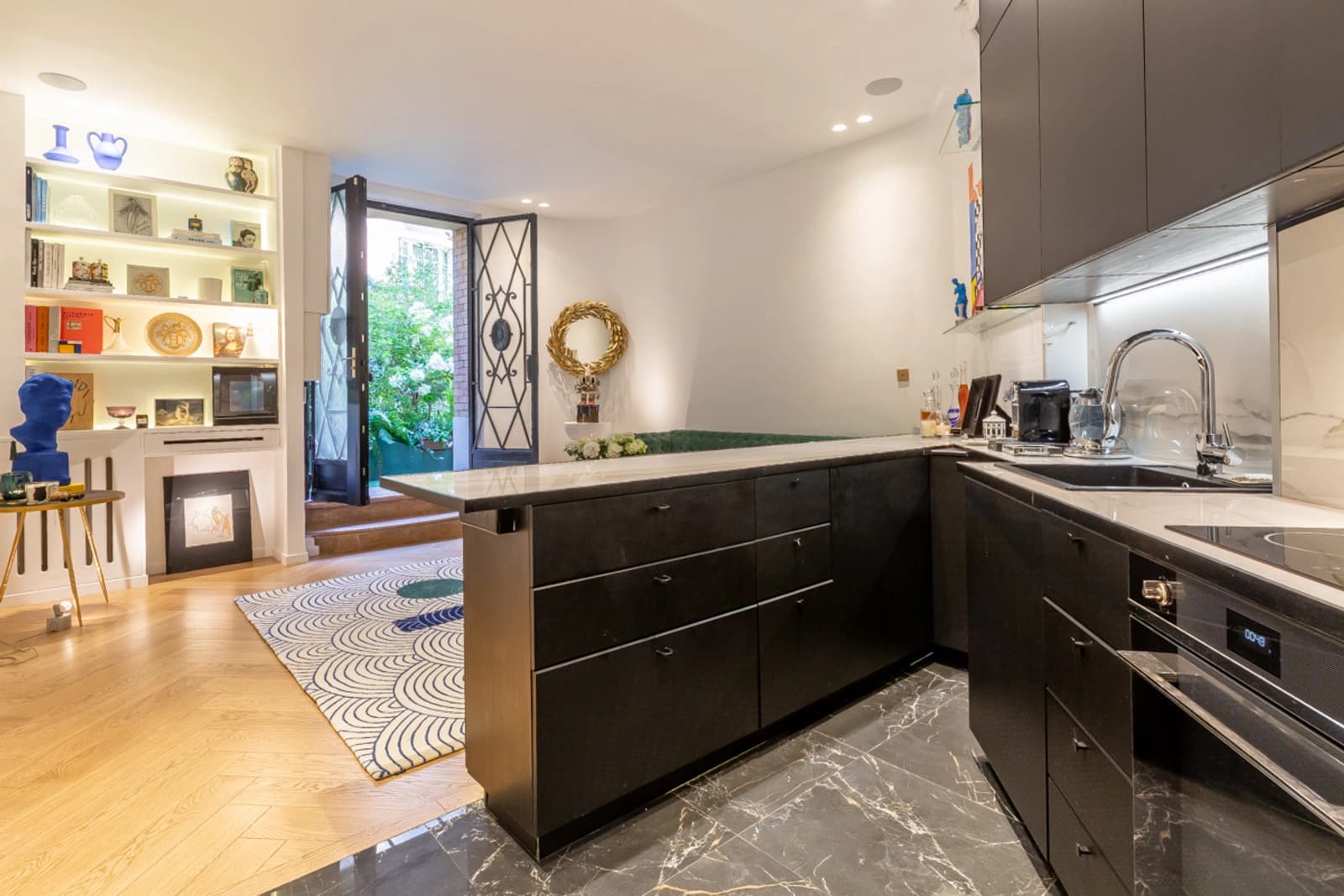 Space Luxury apartment with garden - 3