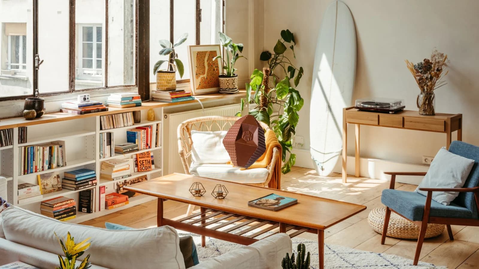 Espace Loft baigné de lumière au bord du Canal Saint Martin - 4