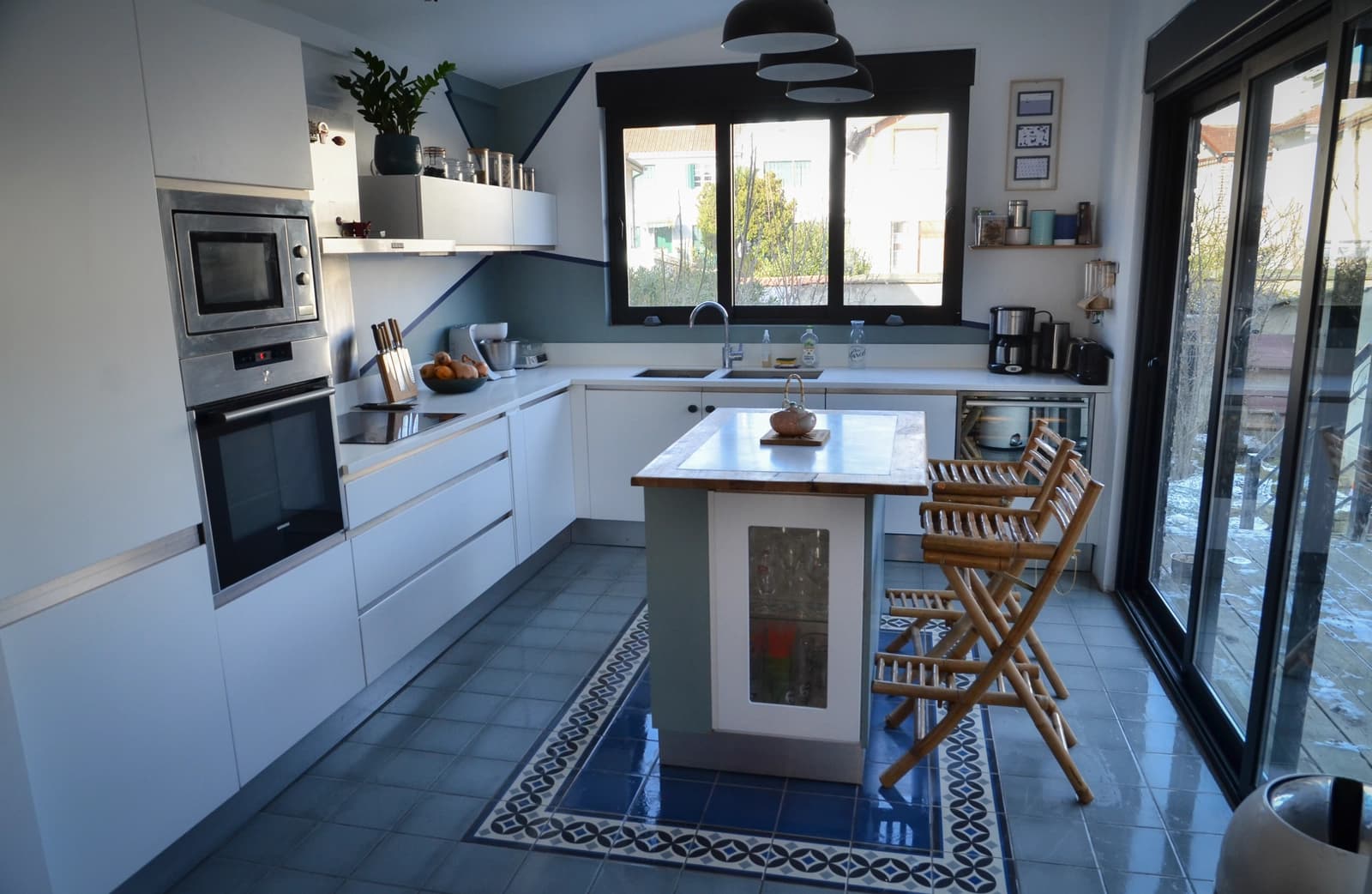 Kitchen in Timber-frame house just outside Paris. - 1