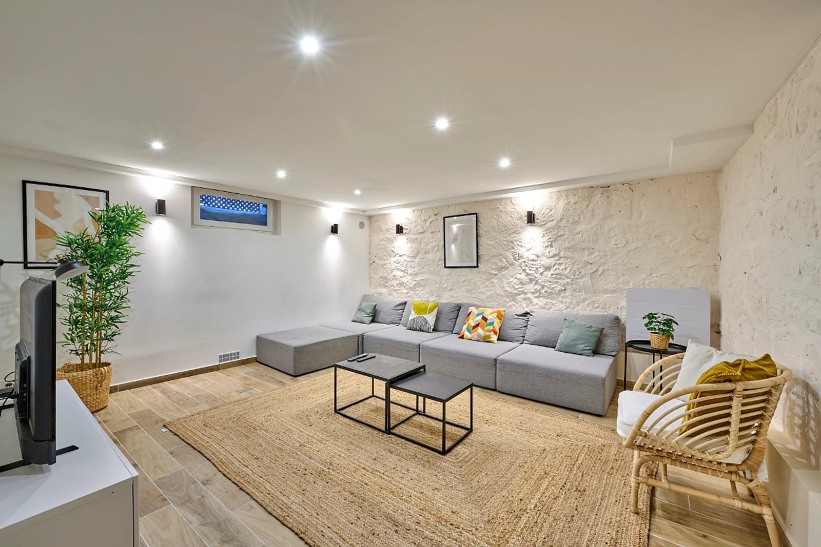 Living room in Luxurious town house - 0