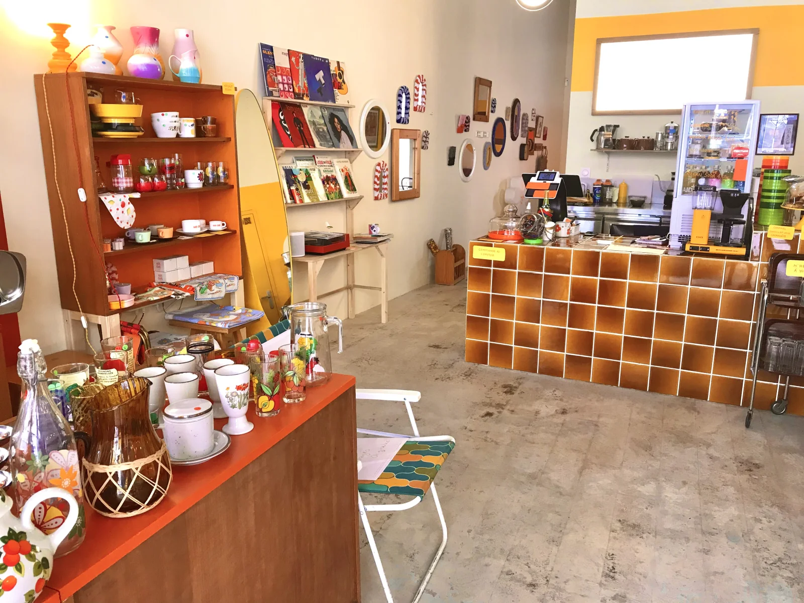 Espace Café & boutique rétro années 70 - 4