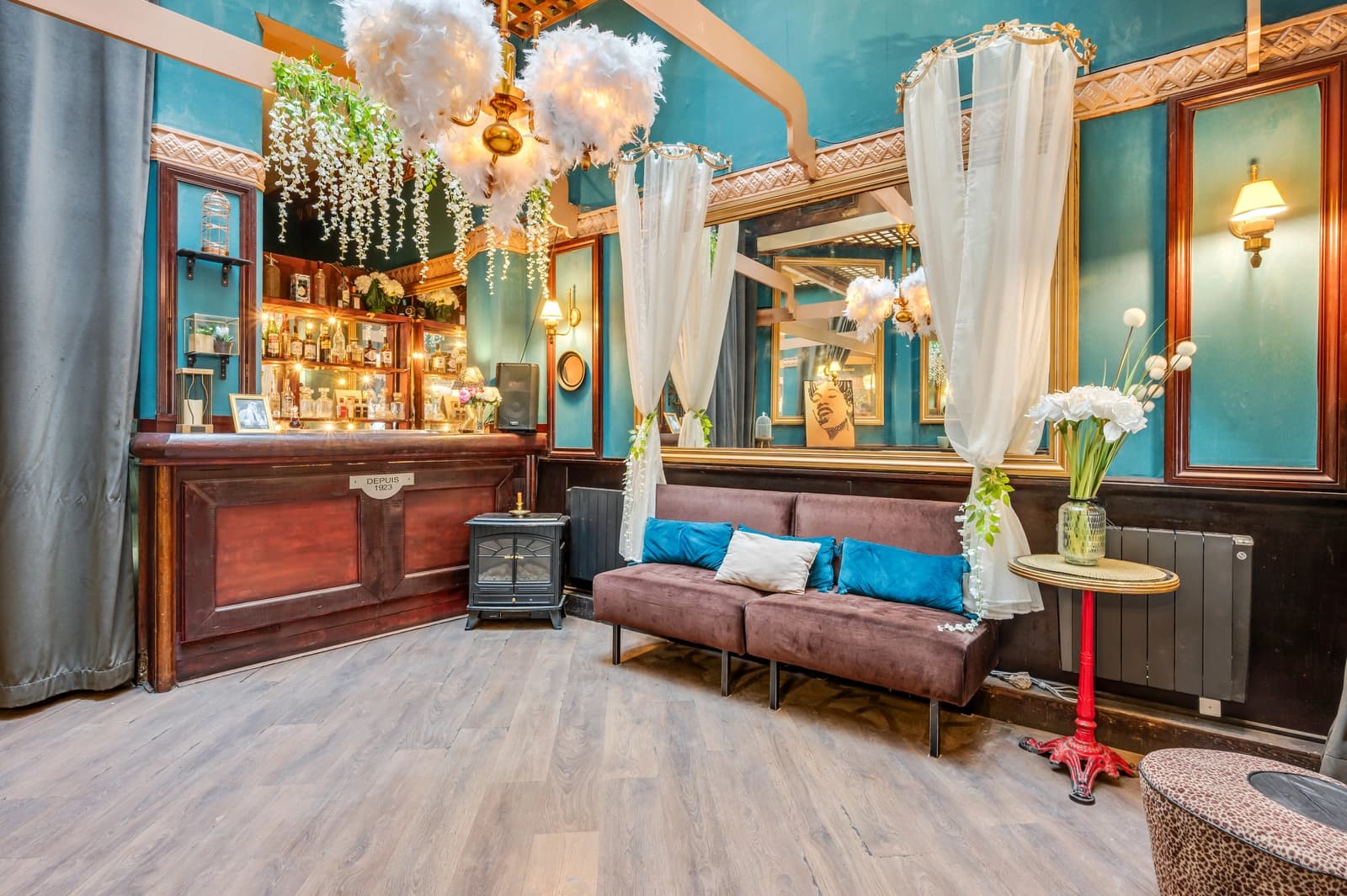 Living room in Exceptional 200m² venue in the heart of the Marais - charm & speakeasy spirit - 1