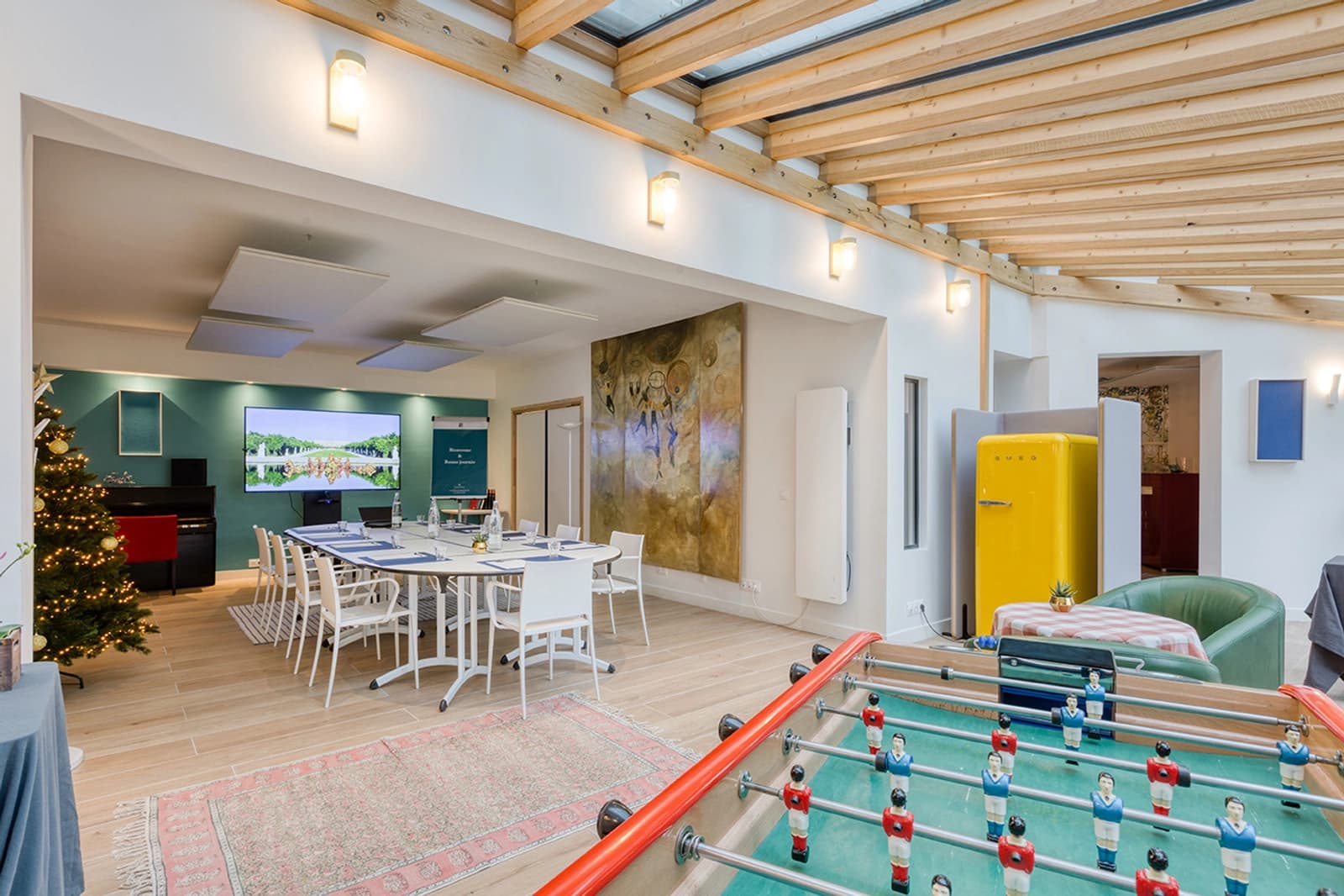 Meeting room in Atypical house with veranda - 1