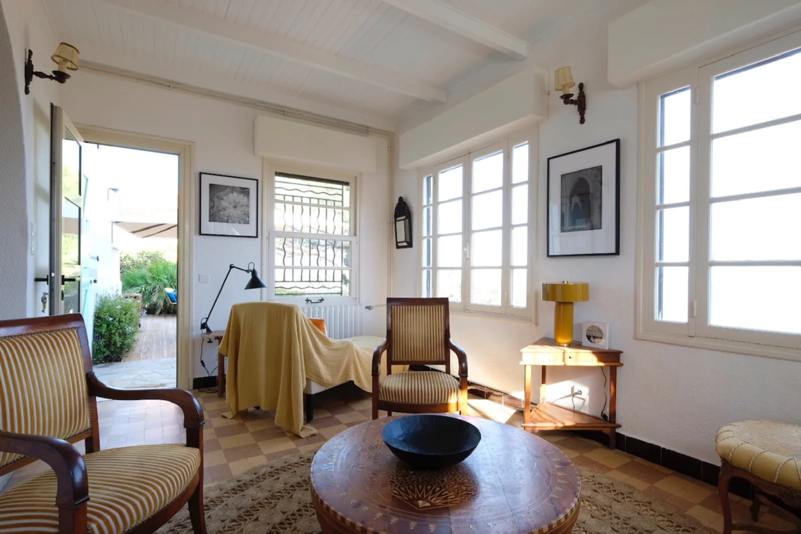 Living room in Vintage seaside house - 1