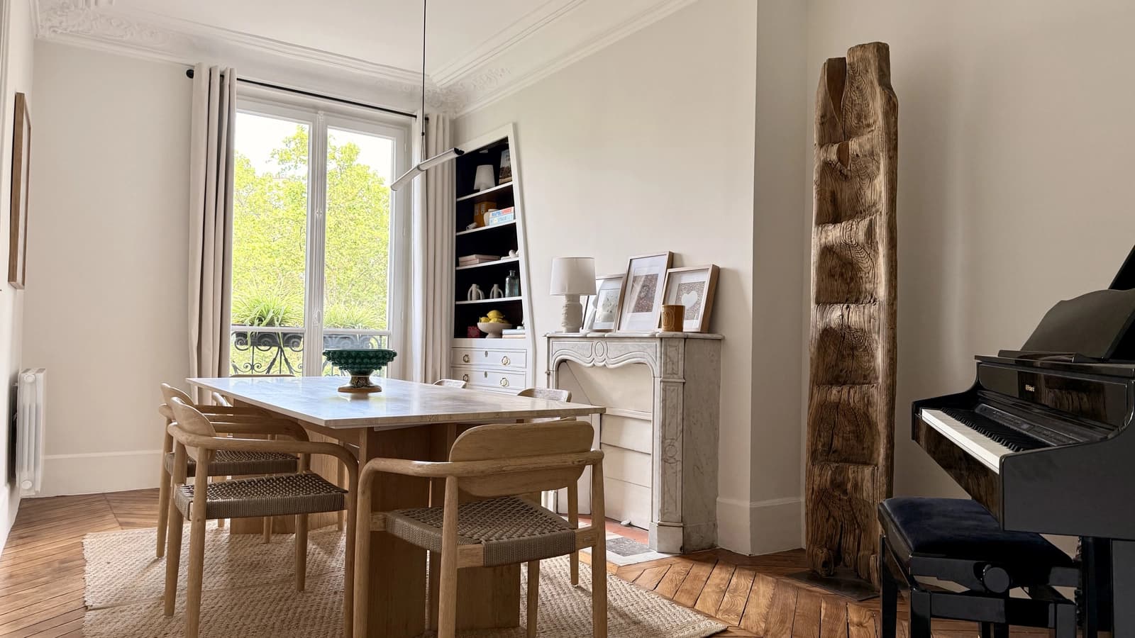 Space Beautiful Haussmanian-style apartment combining modernity and old-world charm - 5