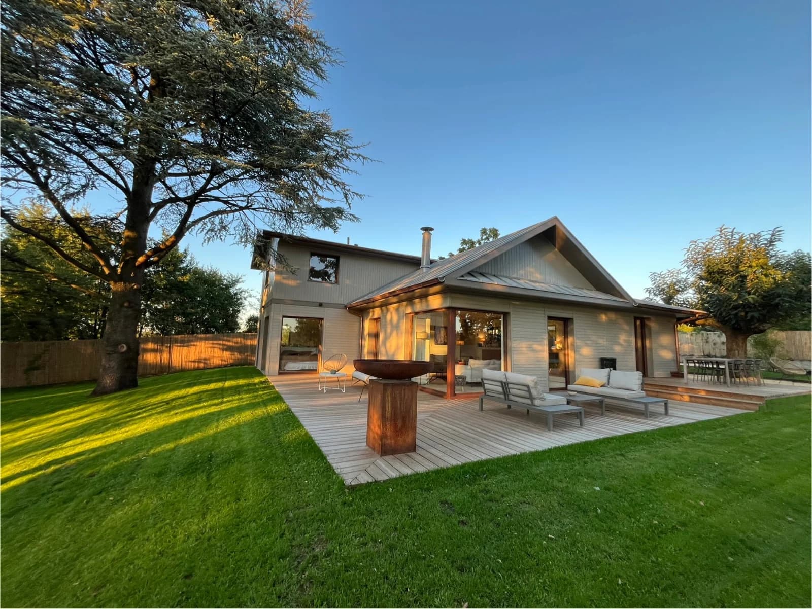 Space House with swimming pool overlooking the Monts du Lyonnais - 0