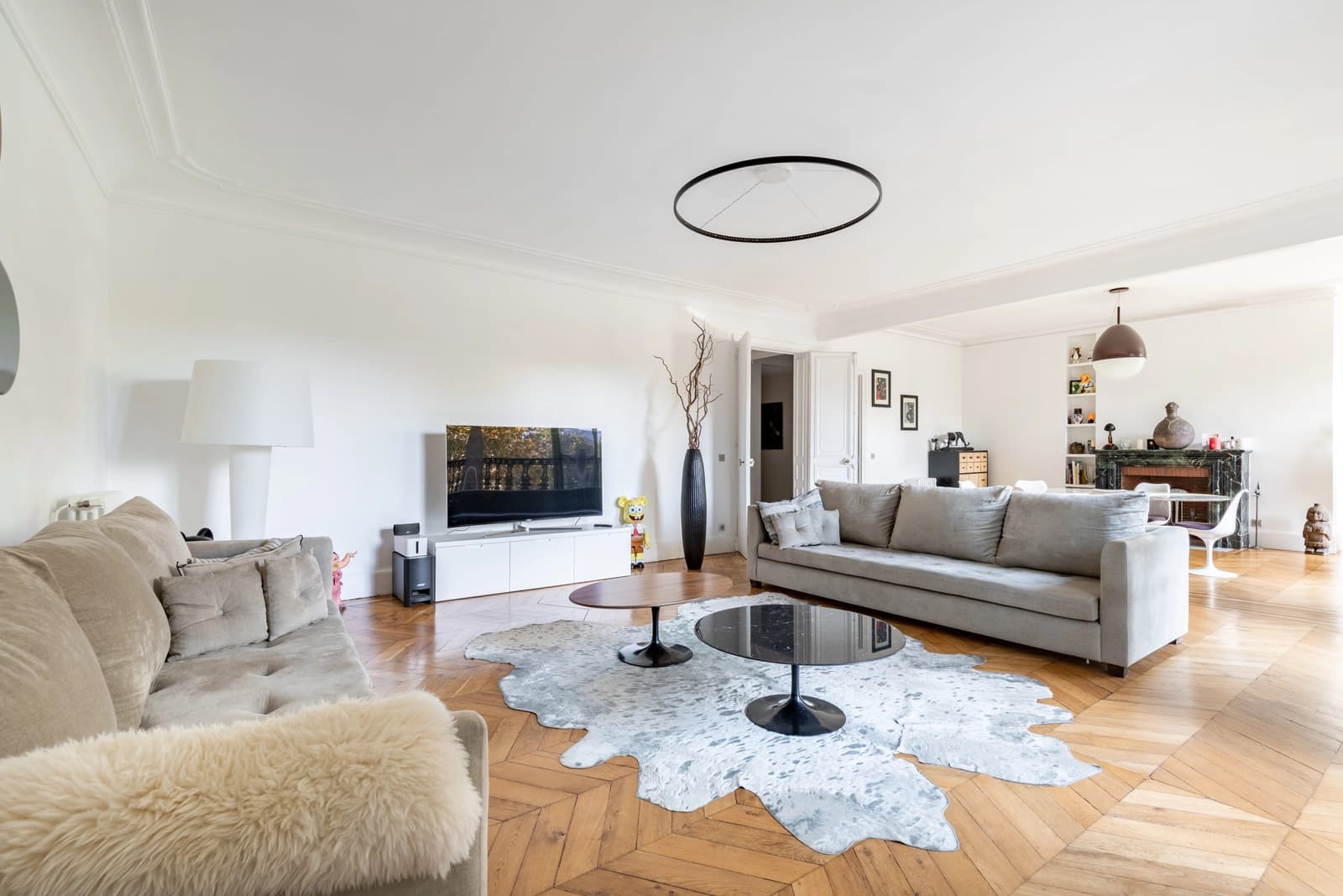 Espace appartement haussmannien , vue dégagée trés clair avec belle hauteur sous plafond - 5