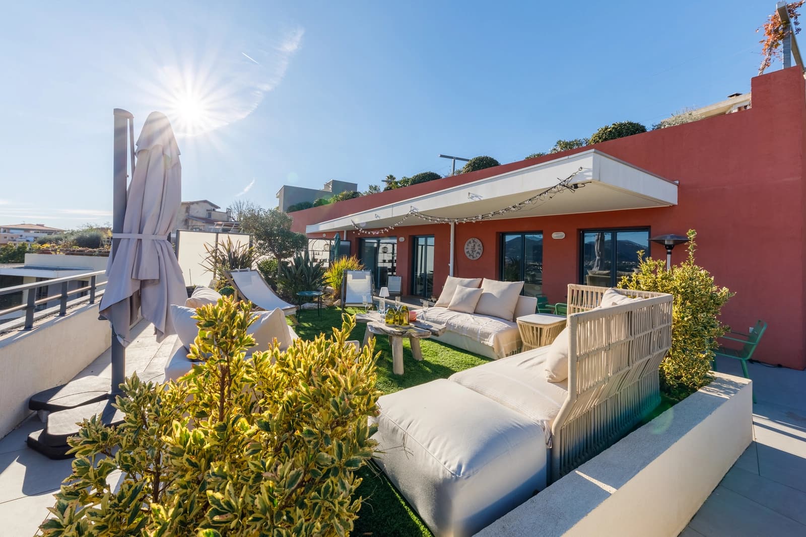 Space 3-room apartment • 130 m² terrace • Panoramic view • Pool • Parking - 0