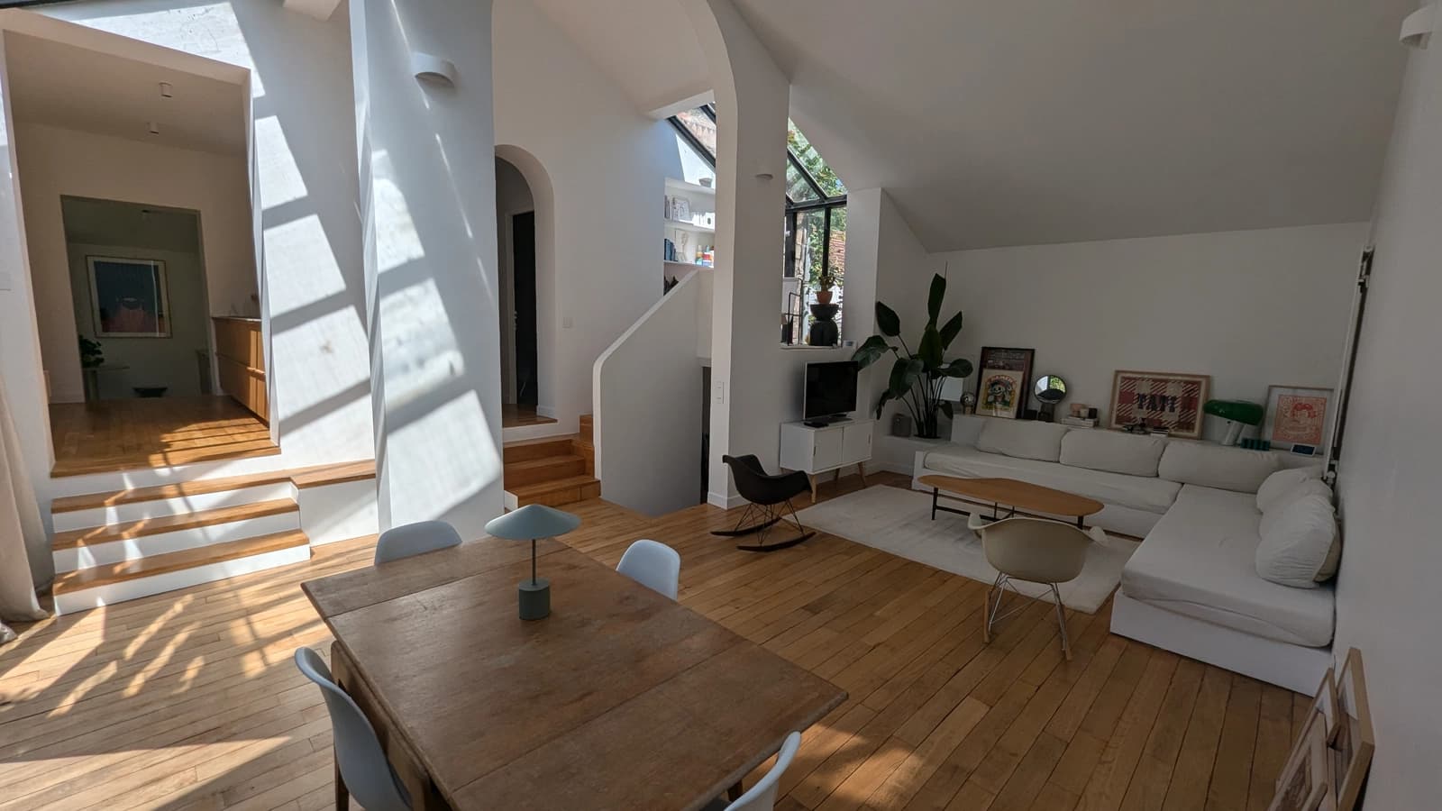 Space Architect-designed house with garden just outside Paris - 4