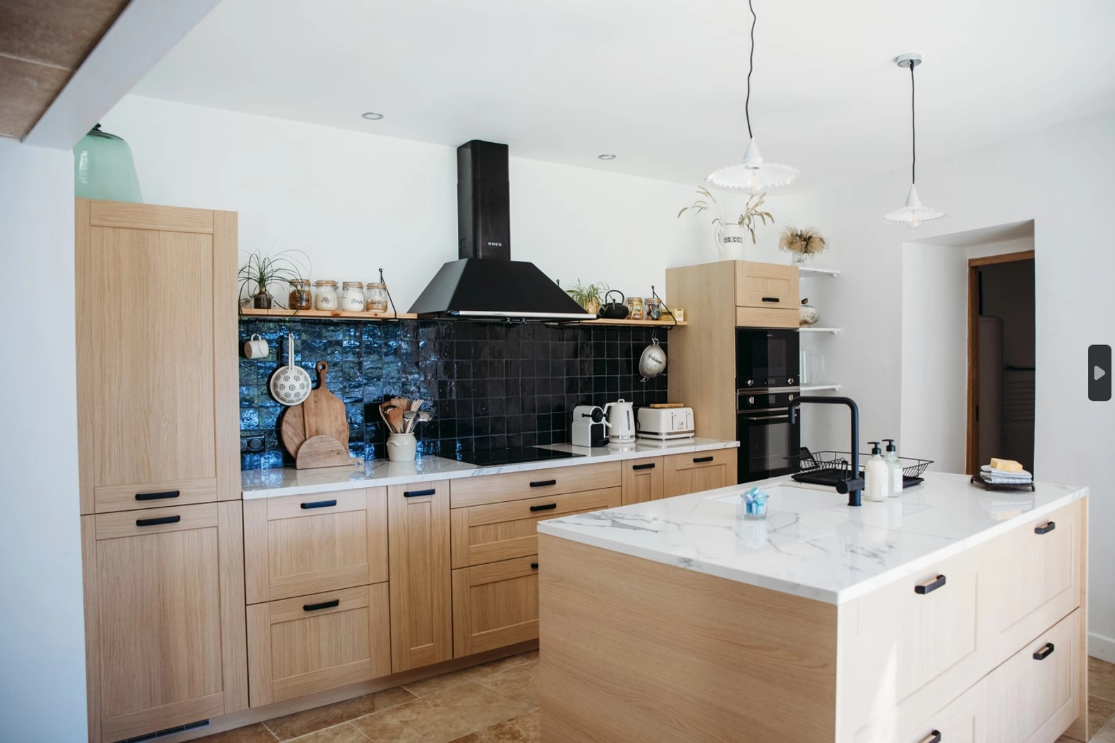 Space Bright Provençal mas with garden and pool - 3