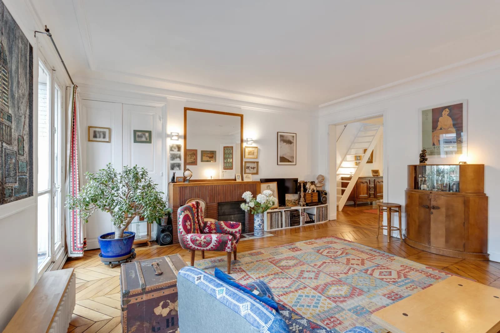Living room in Nice, bright space in the Europe district - 1