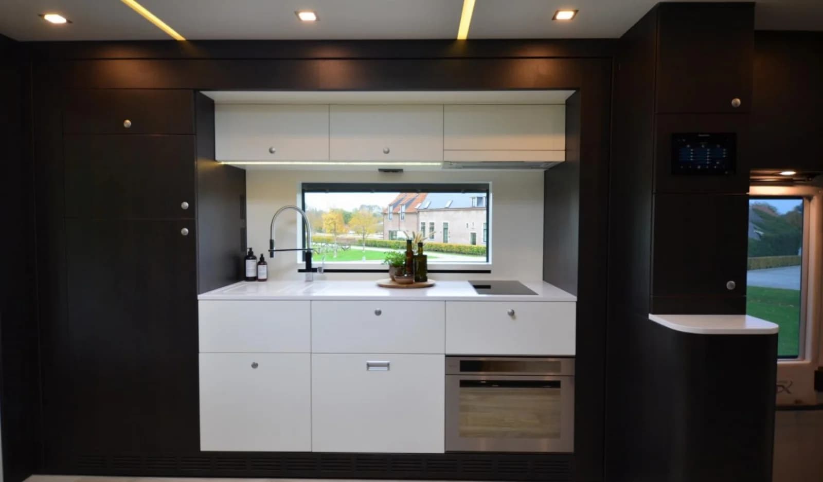Kitchen en Vehículo reconvertido, ideal para tus tomas nómadas. - 1