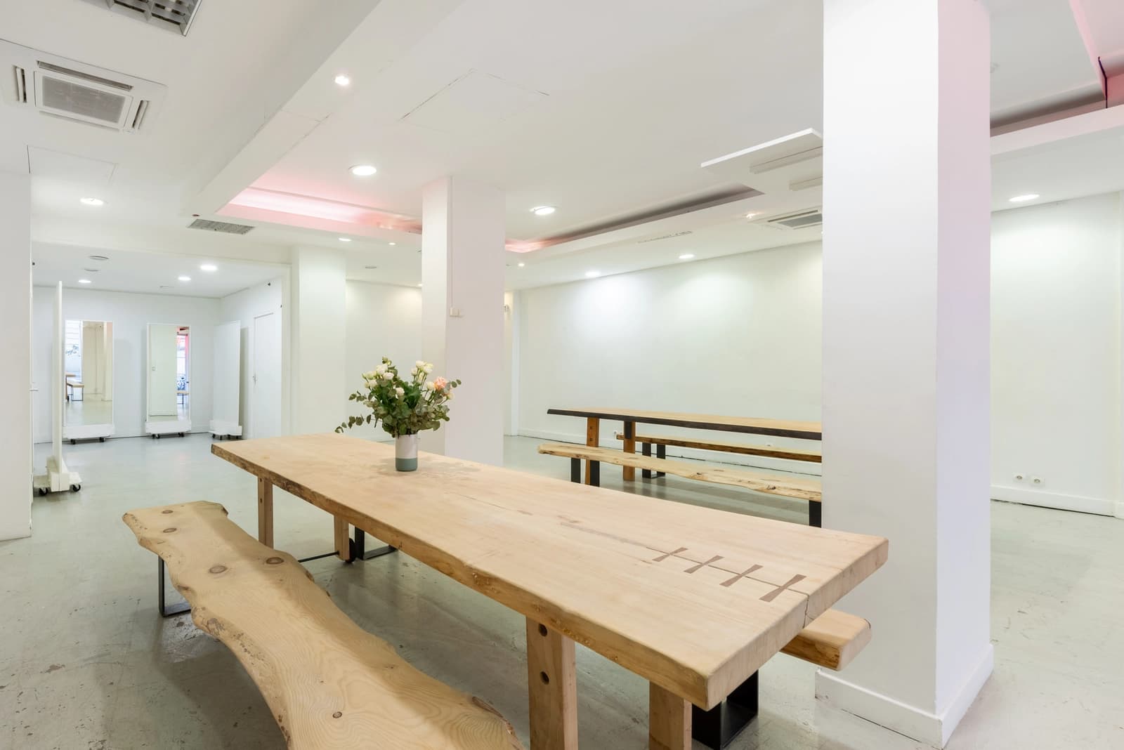 Meeting room in Light-filled design space - 1