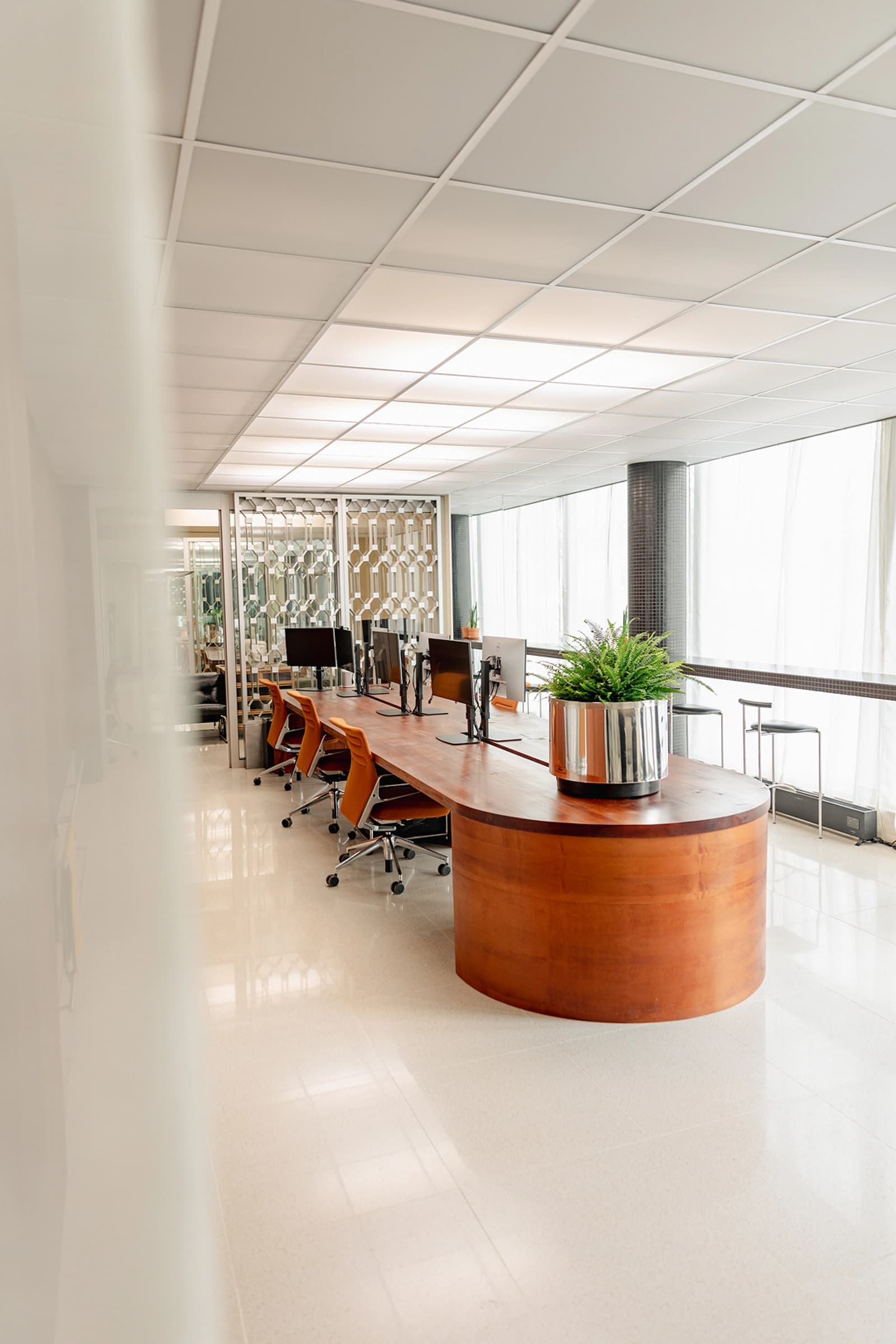 Espace Bureaux élégants dans l'esprit des années 70 - 3