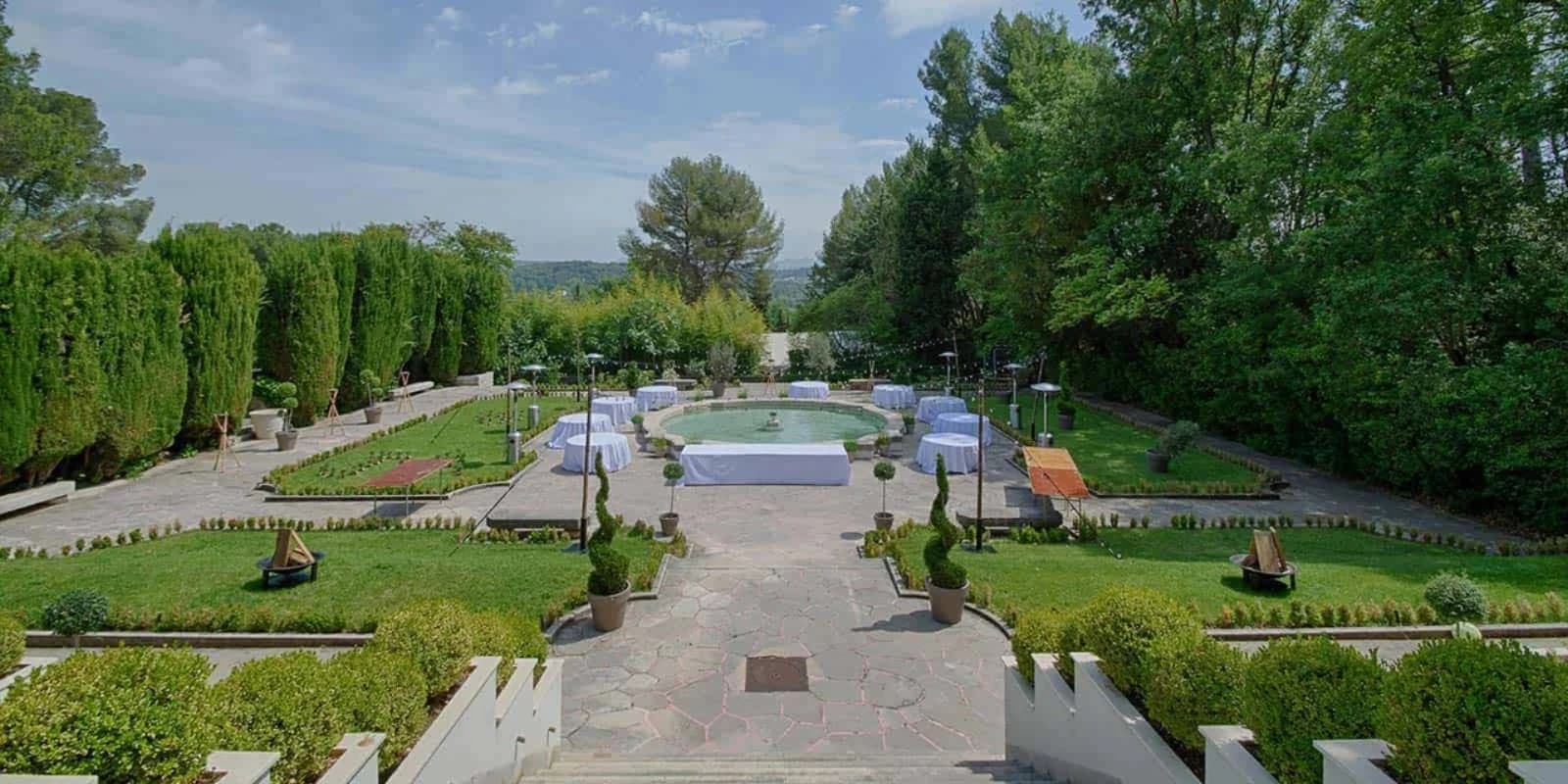 Space 3-hectare estate in Aix-en-Provence - 2
