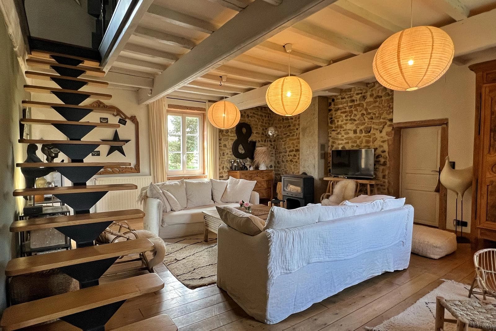 Space Renovated Beaujolais farmhouse with garden - 1