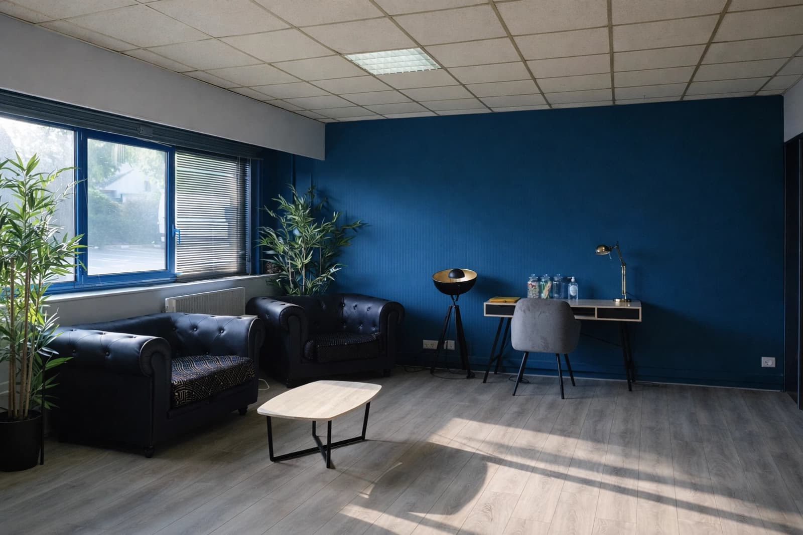 Espace Studio de tournage ( Entrepôt ) de 250 m2 et cyclorama blanc proche de Paris - 4