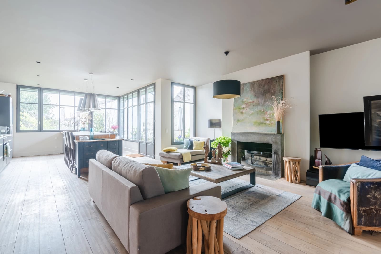 Living room in Arts et lumières with terrace and garden - 1