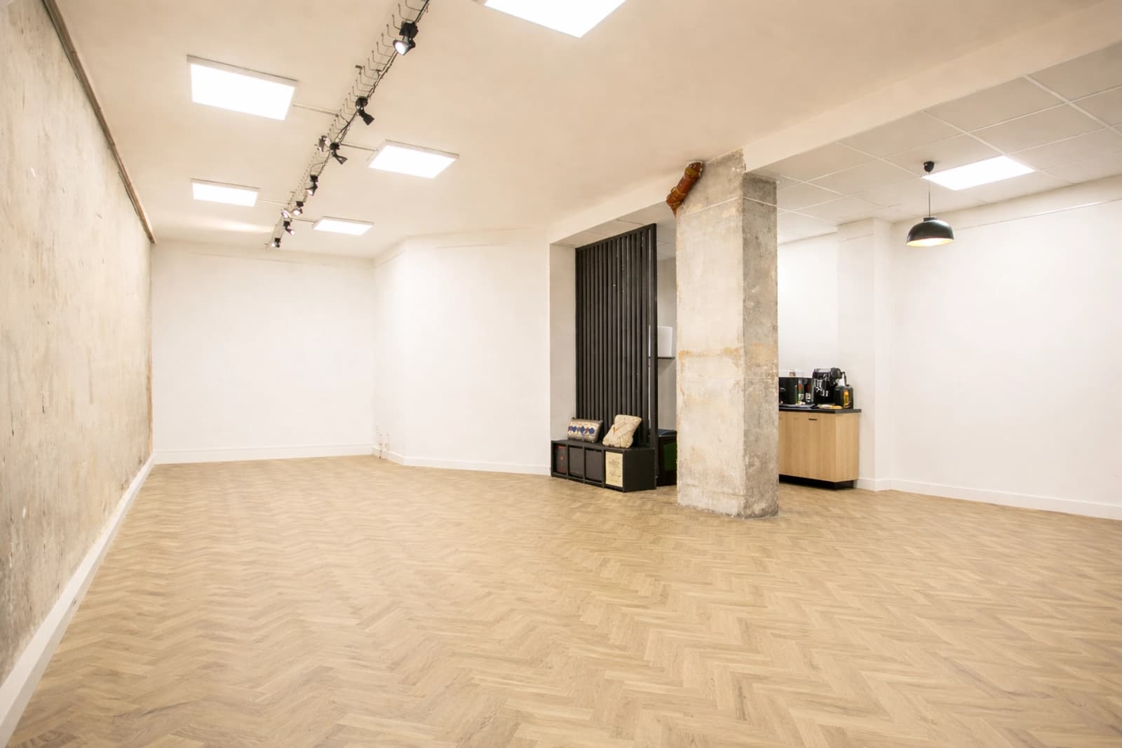 Espace Showroom exclusif en fond de cour - 4