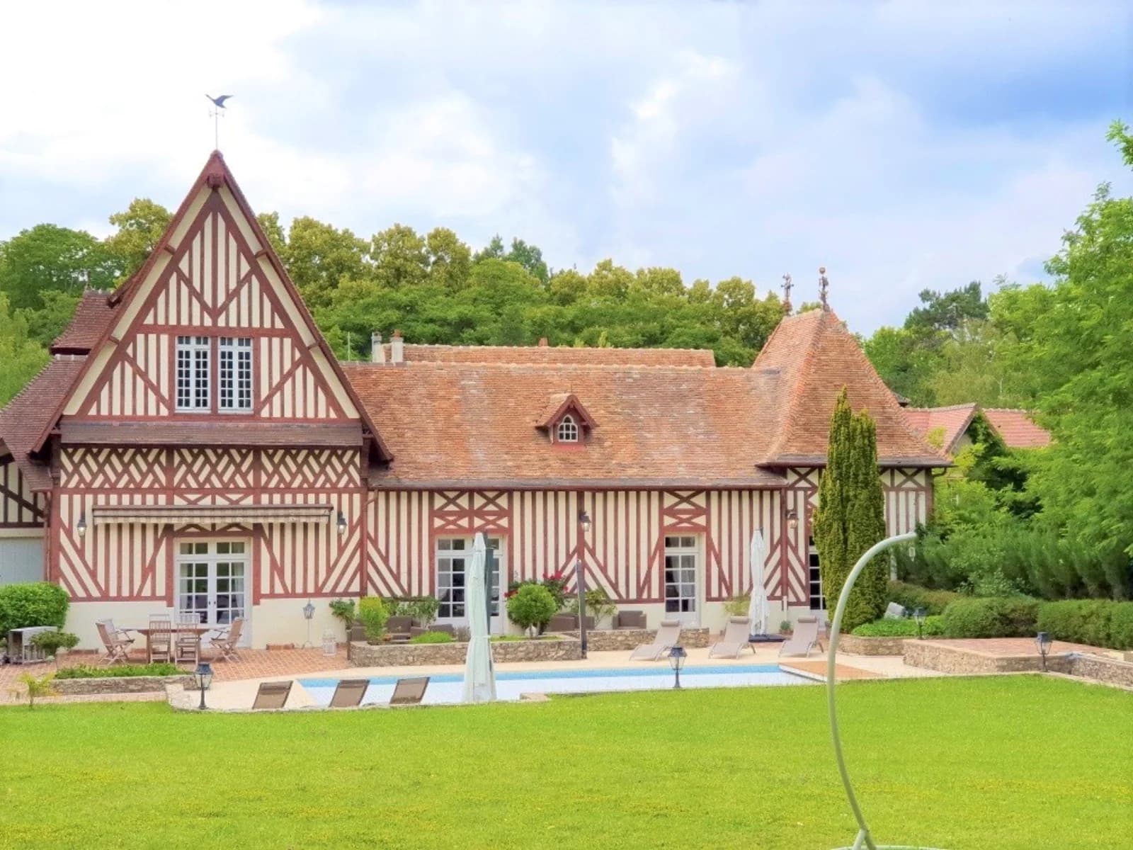 Space Normandy house on the outskirts of Paris - 0