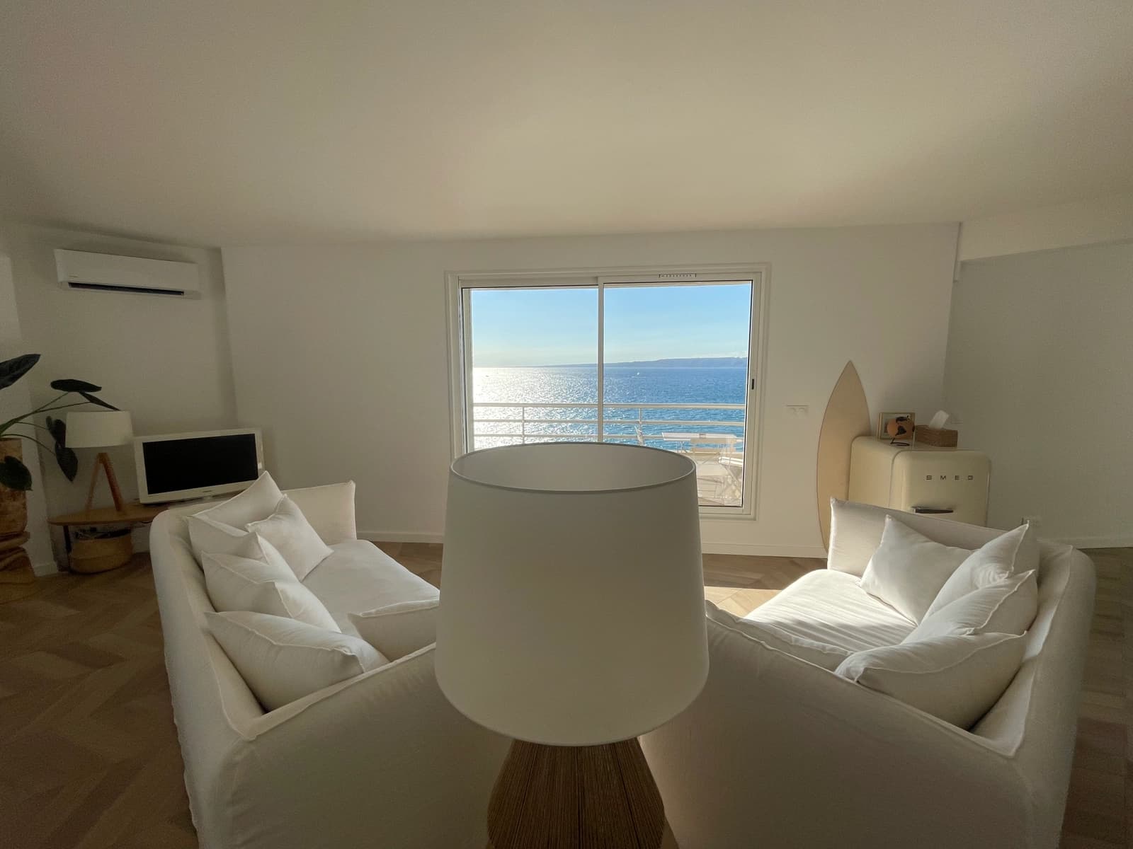 Living room in Sunset Loft with breathtaking views - 1