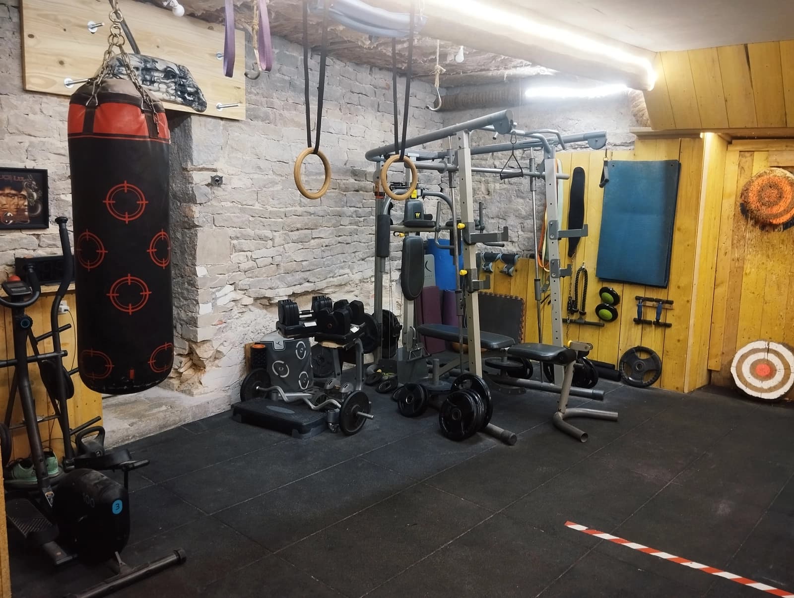 Espace La BATCAVE Petite salle de sport  - 3