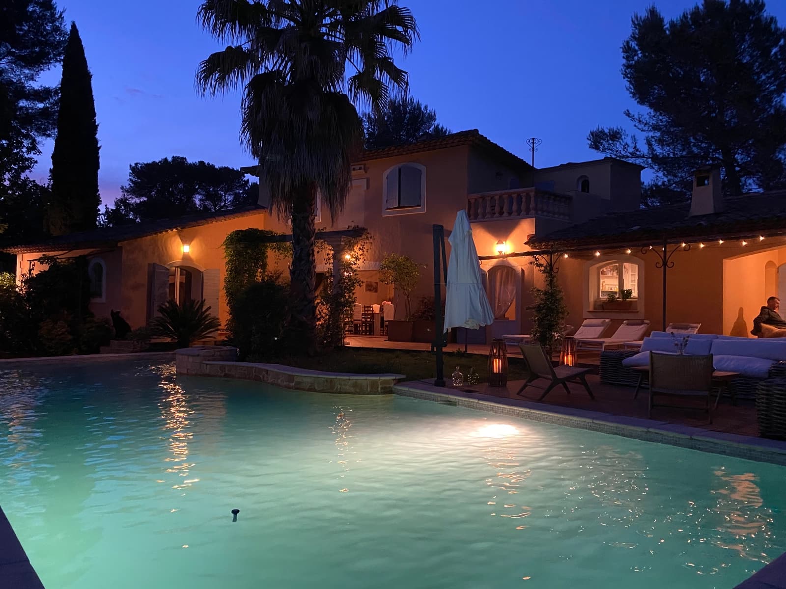 Space Neo-Provençal Villa with pool and large garden - 4
