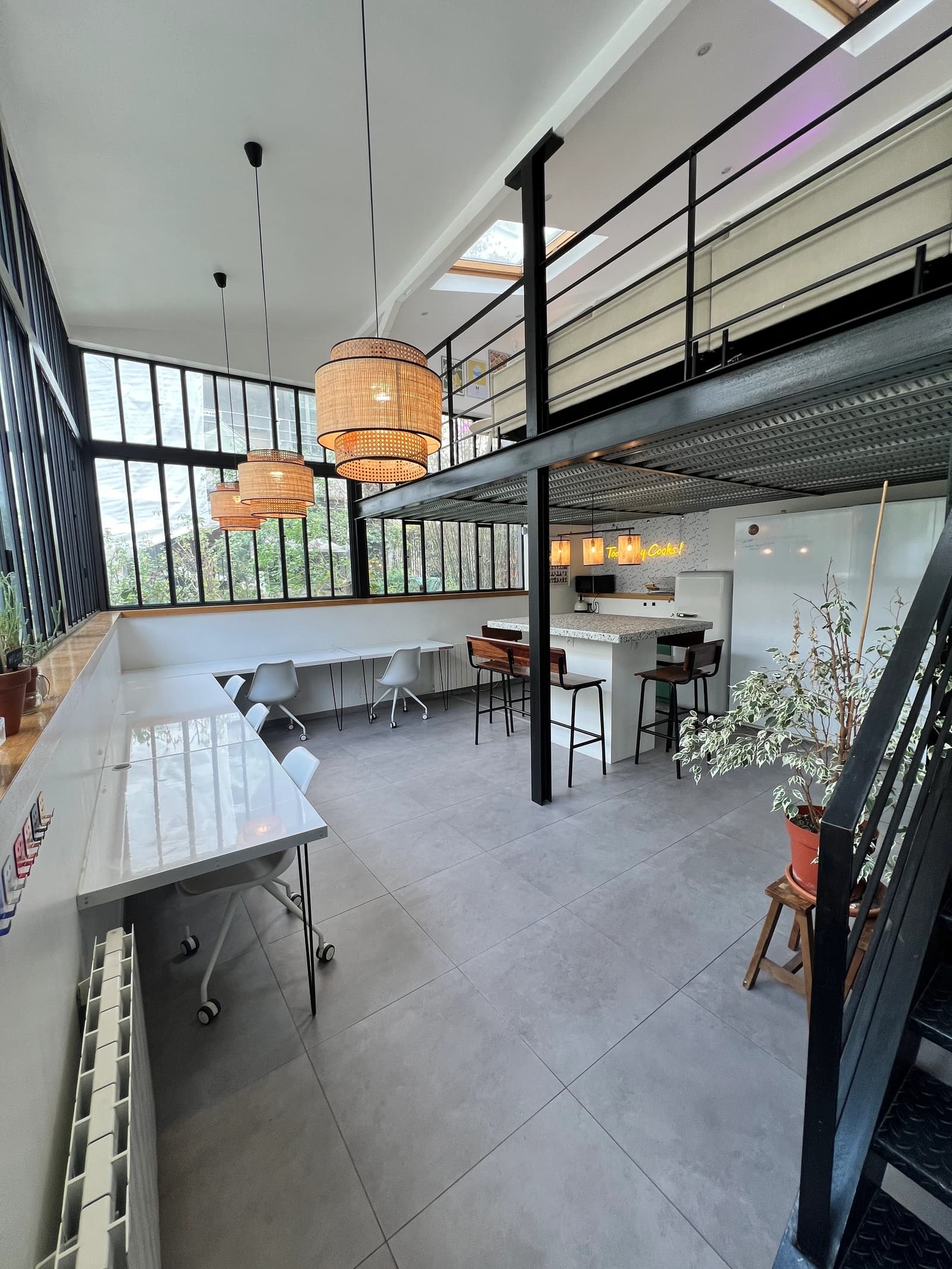 Espace Loft lumineux avec mezzanine à deux pas du Canal St Martin - 1