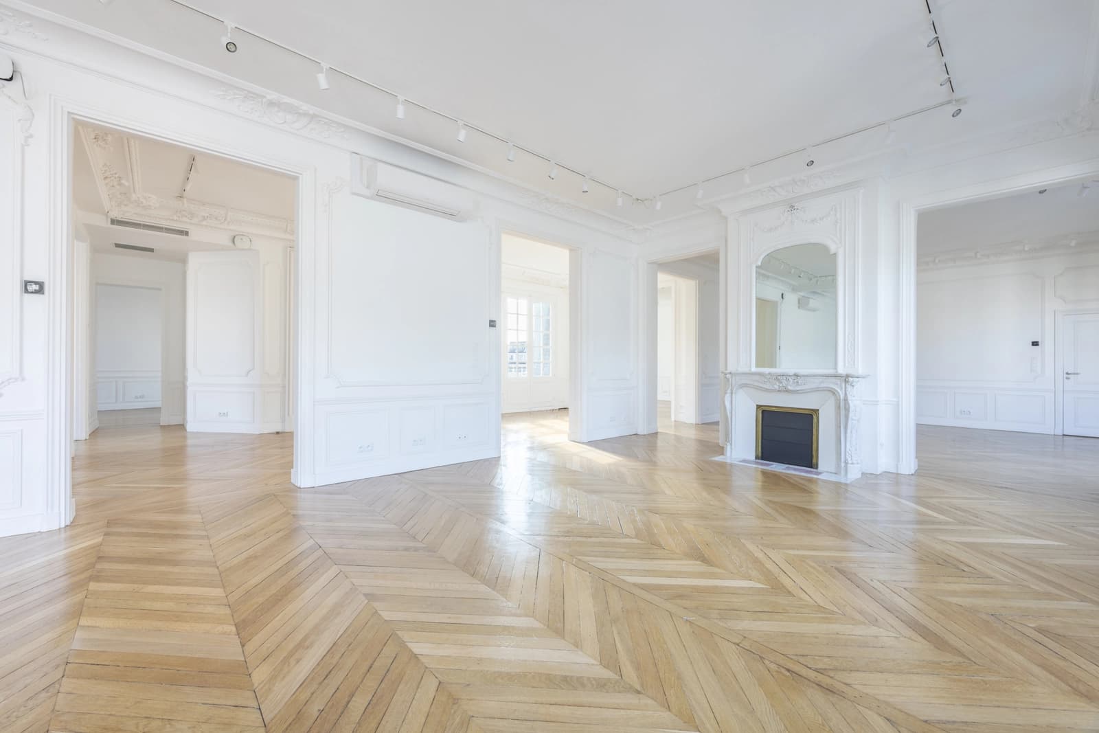 Space Parc Monceau Apartment, Paris 8th arrondissement, with Eiffel Tower view - 2