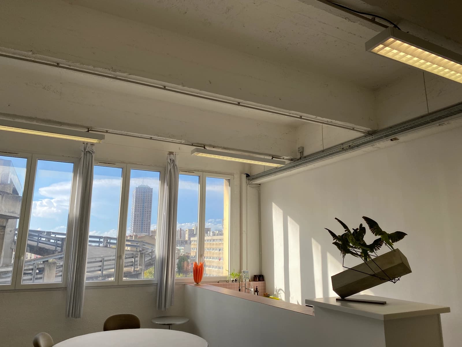 Living room in Hyperurban architecture studio loft with view - 1
