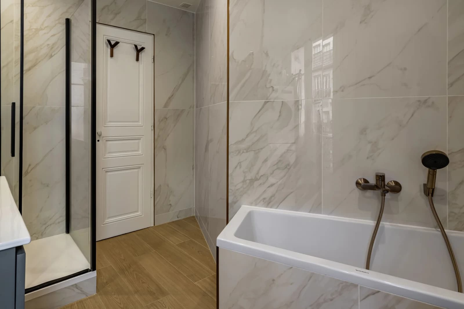 Espace Appartement chaleureux à Bécon-les-Bruyères - 4