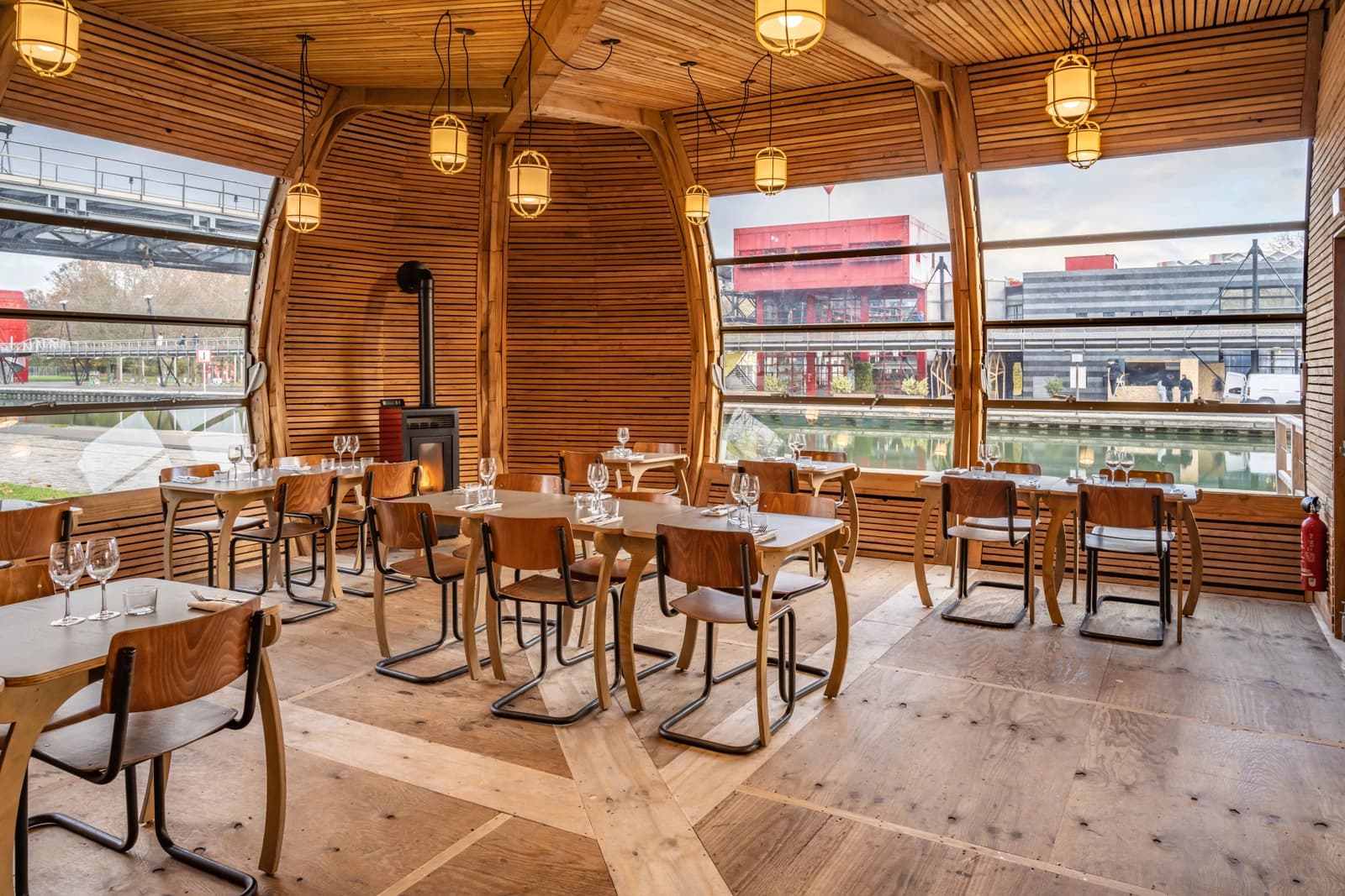 Espacio Restaurante-loft arbolado a orillas del río, entorno único - 4