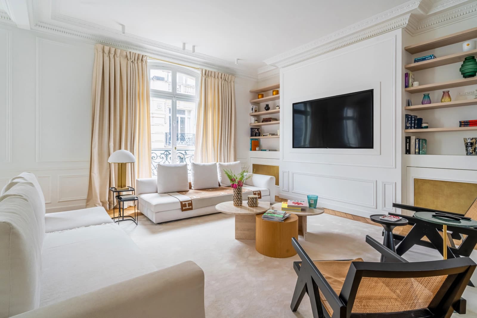 Living room in Luxury apartment - 1