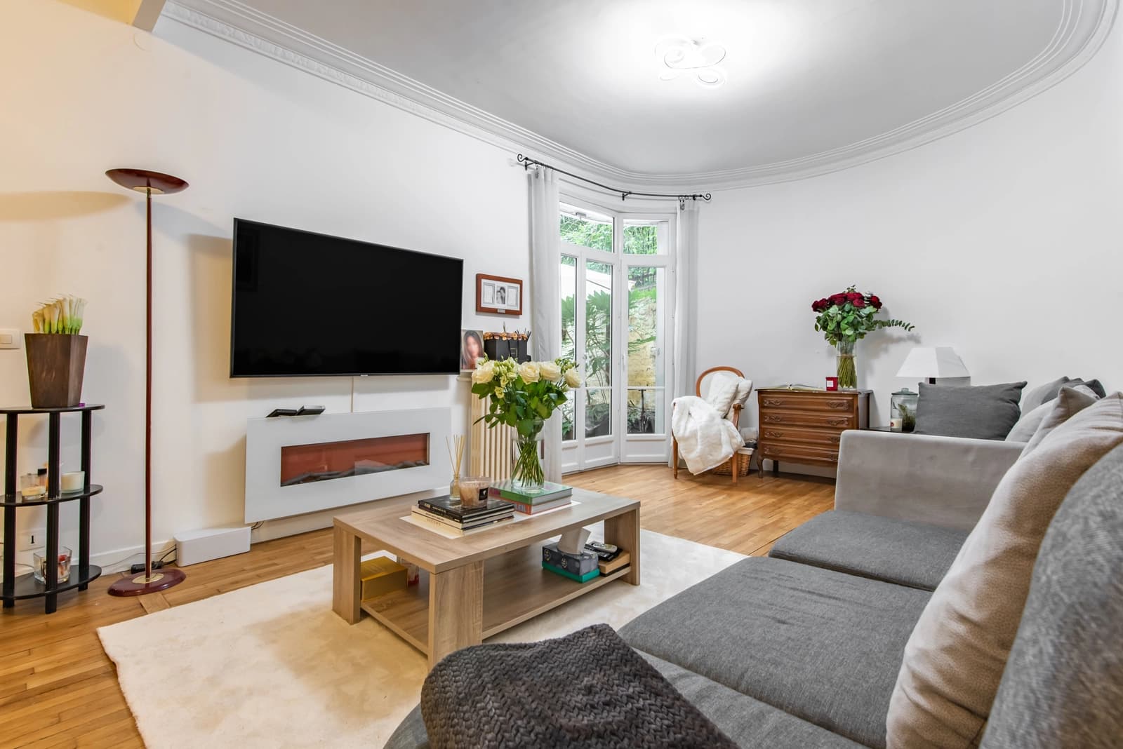 Living room in A country house in the city - 1